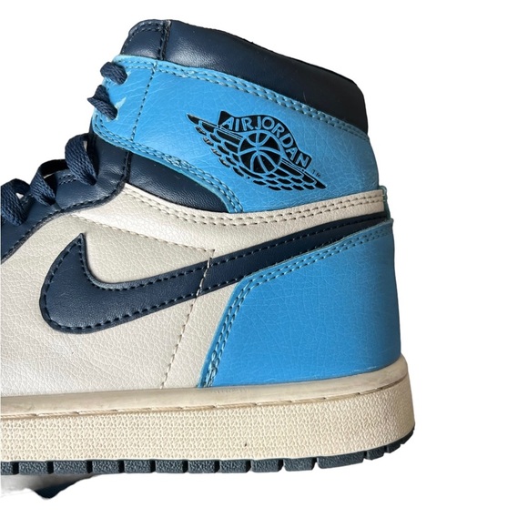 Nike Air Jordan 1 Retro High OG “UNC” Size 8 - Picture 2 of 15